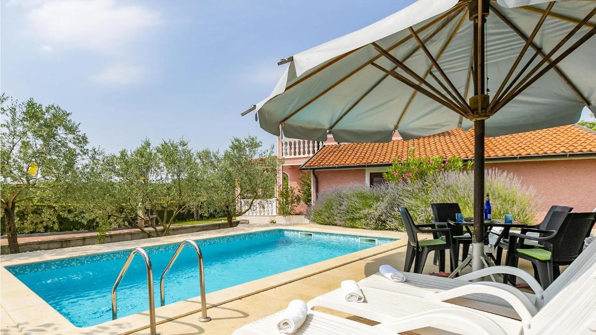 Nice Home In Livaki With Kitchen Muntrilj Tatil Evi