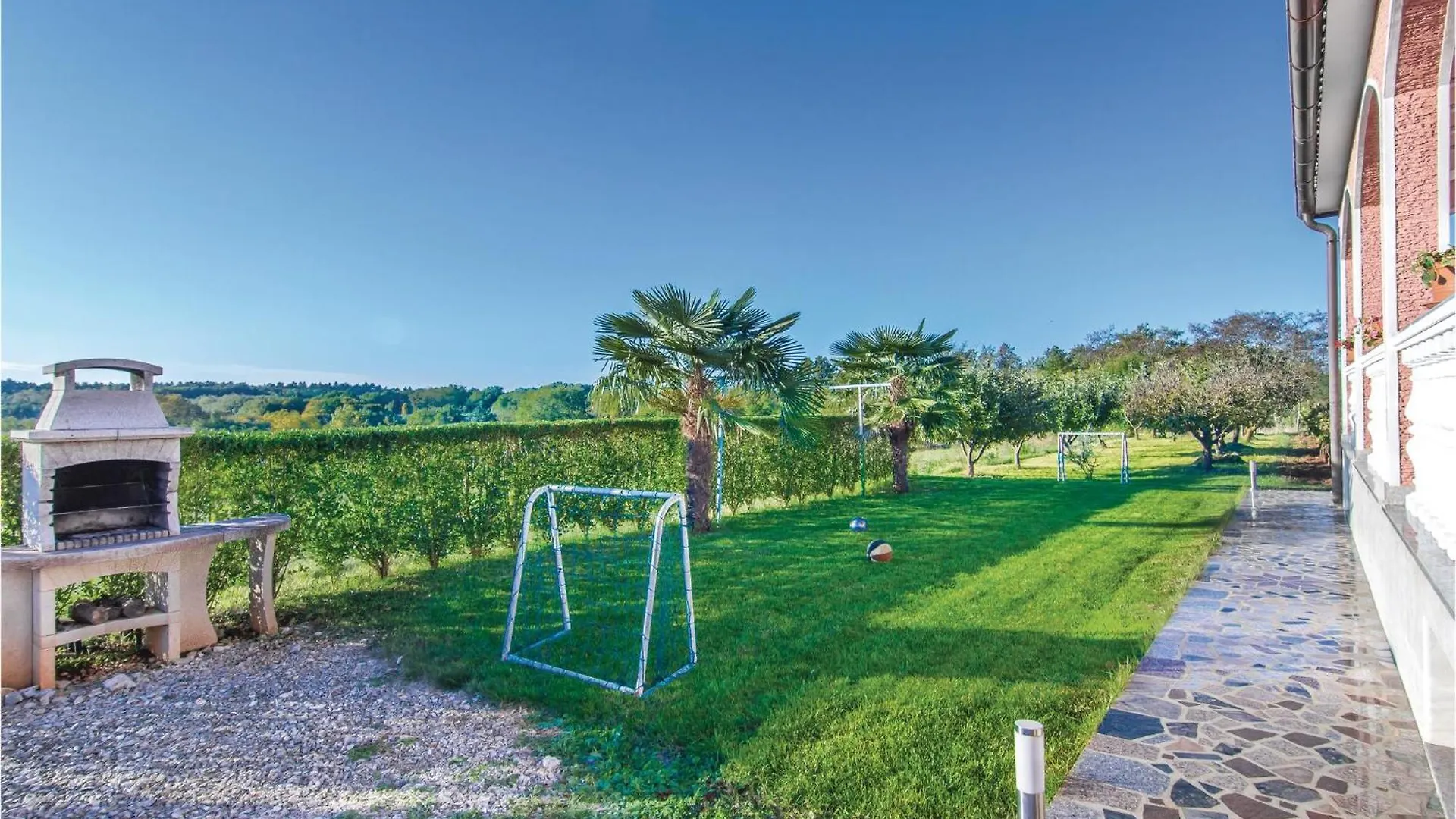 Tatil Evi Nice Home In Livaki With Kitchen Muntrilj