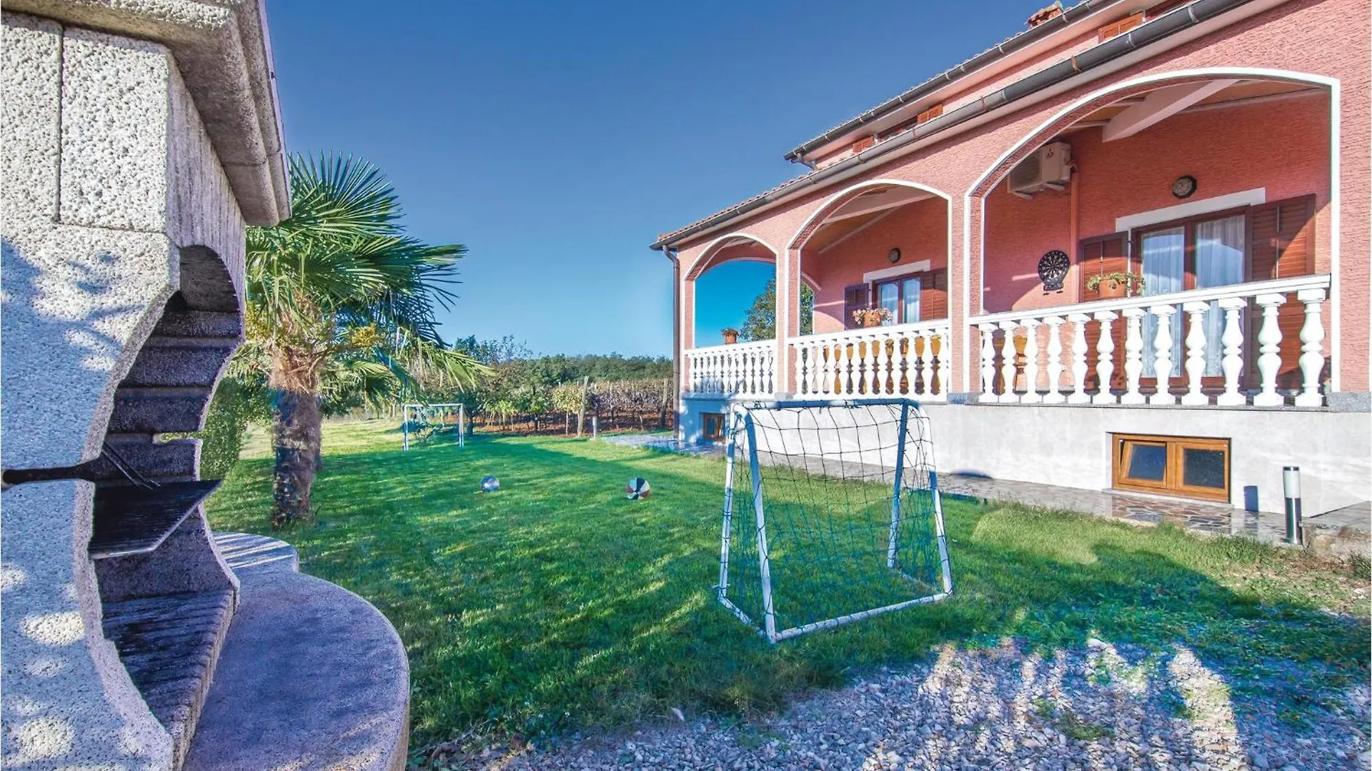 Nice Home In Livaki With Kitchen Muntrilj Hırvatistan