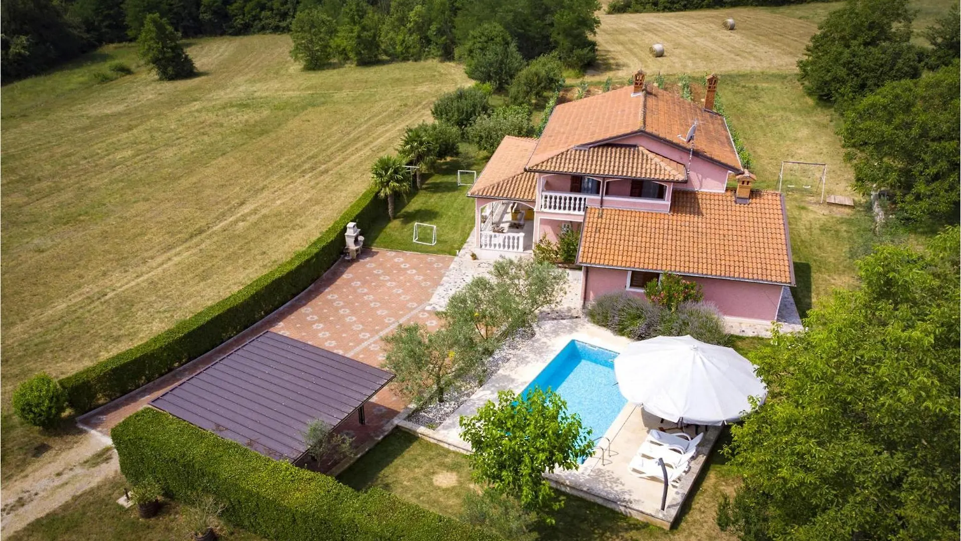 Nice Home In Livaki With Kitchen Muntrilj